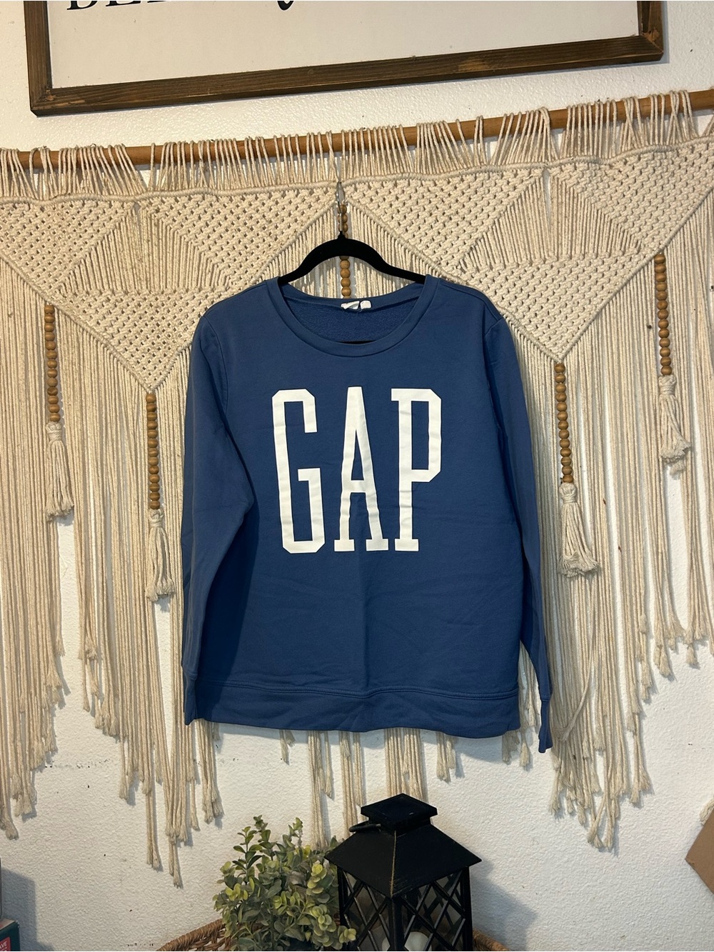 GAP Women’s Long-Sleeve Logo Sweatshirt